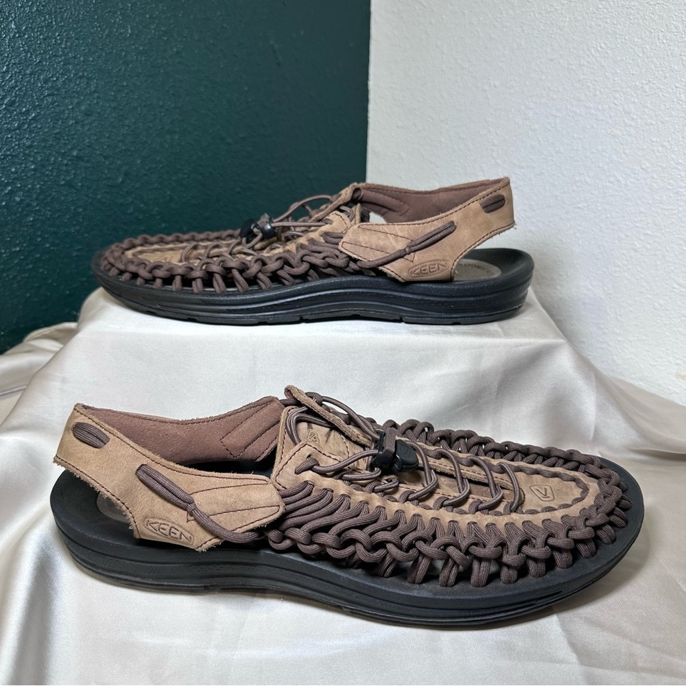 KEEN Men's Fisher Man Sandal. Size 11 - Picture 5 of 9